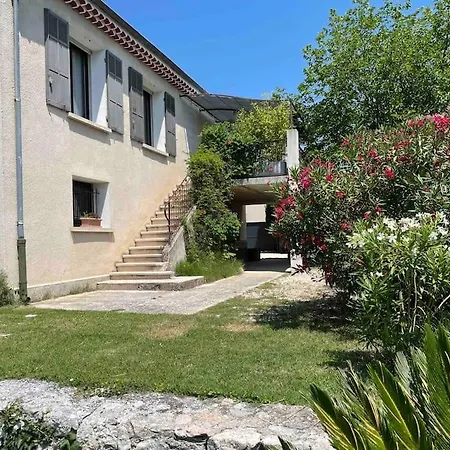 Ar De Vie Chaleureuse En Provence